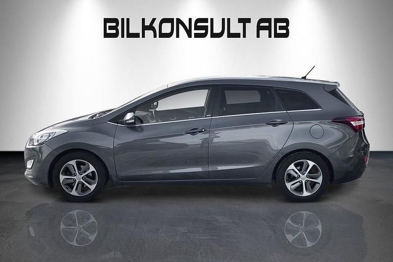 Begagnad Hyundai i30 Comfort 135 HK (99 kW) 2016 Mörkgrå Kombi