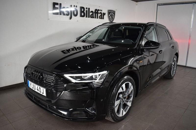 Svart Begagnad 2022 Audi e-tron Proline SUV | 377 500 kr (Bra pris) - Bild 1/4