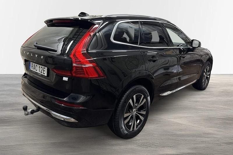 Begagnad Volvo XC60 Core 355 HK (261 kW) 2023 Svart SUV