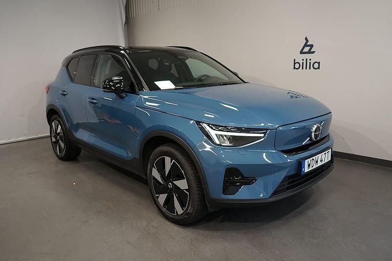 Blå Begagnad 2023 Volvo XC40 Core SUV | 405 000 kr - Bild 1/3