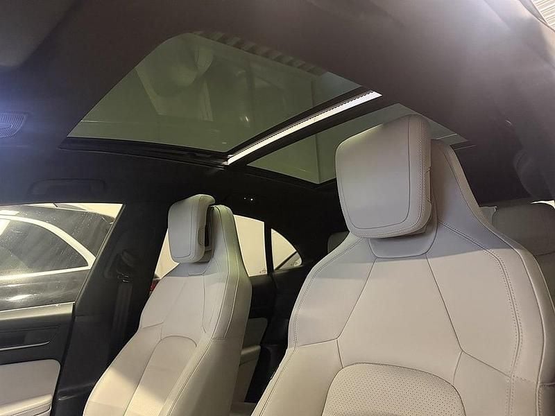 Begagnad Porsche Macan 250 kW (340 HK) 2024 Grå SUV