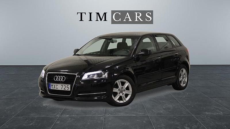 Begagnad Audi A3 Sportback Attraction 105 HK (77 kW) 2012 Svart Halvkombi