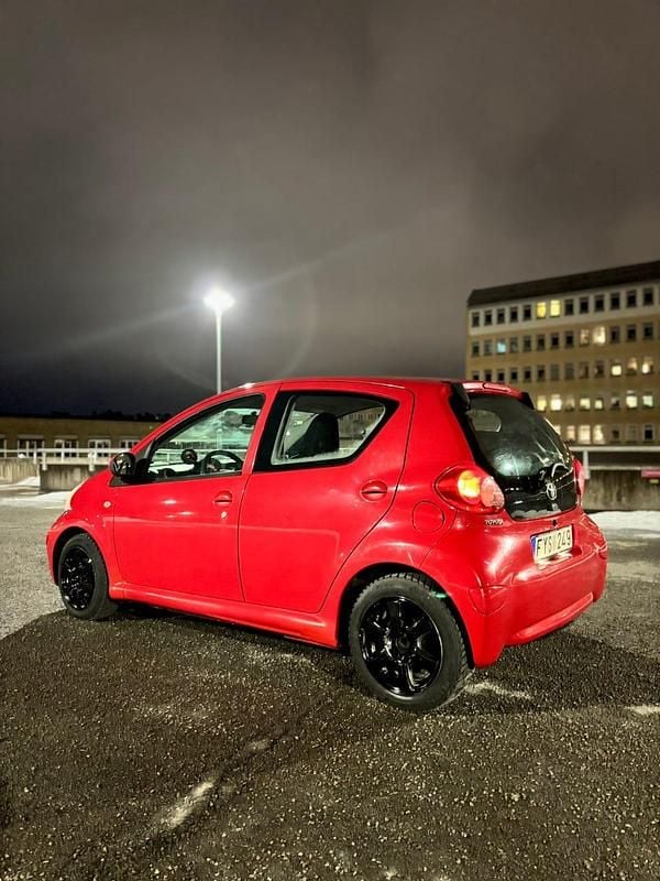 Begagnad Toyota Aygo 68 HK (50 kW) 2007 Halvkombi