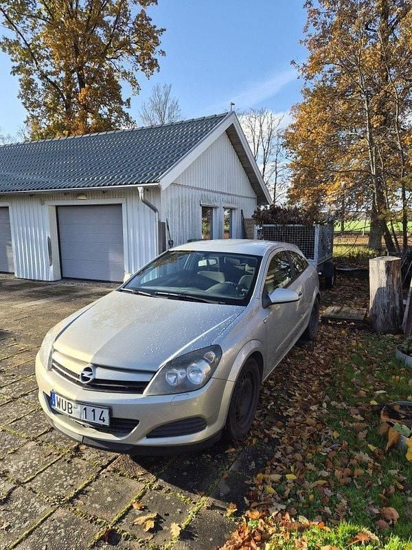Grå Begagnad 2005 Opel Astra Halvkombi | 12 000 kr (Superpris) - Bild 1/4