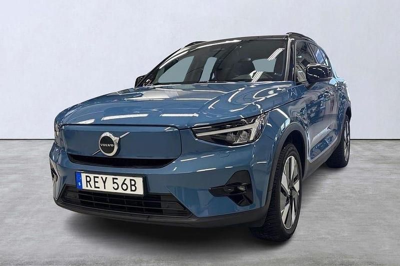 Blå Begagnad 2023 Volvo XC40 Plus SUV | 419 500 kr - Bild 1/4
