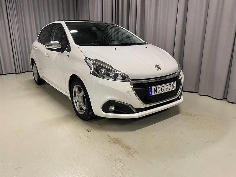 Vit Begagnad 2016 Peugeot 208 Style Halvkombi | 74 900 kr (Marknadspris) - Bild 1/3