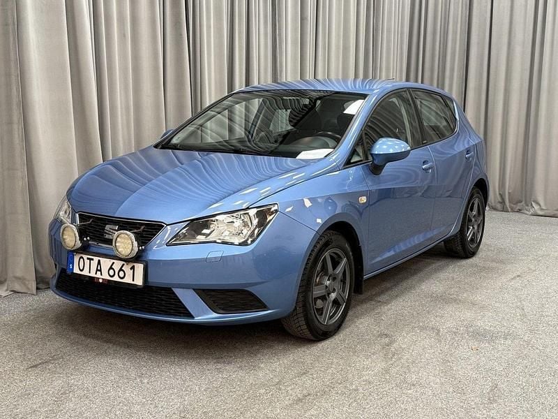 Blå Begagnad 2014 Seat Ibiza Style Halvkombi | 59 900 kr (Marknadspris) - Bild 1/4