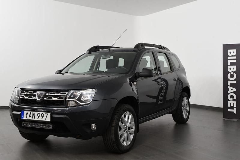 Mörkgrå Begagnad 2015 Dacia Duster Lauréate SUV | 109 800 kr (Lite dyr) - Bild 1/4