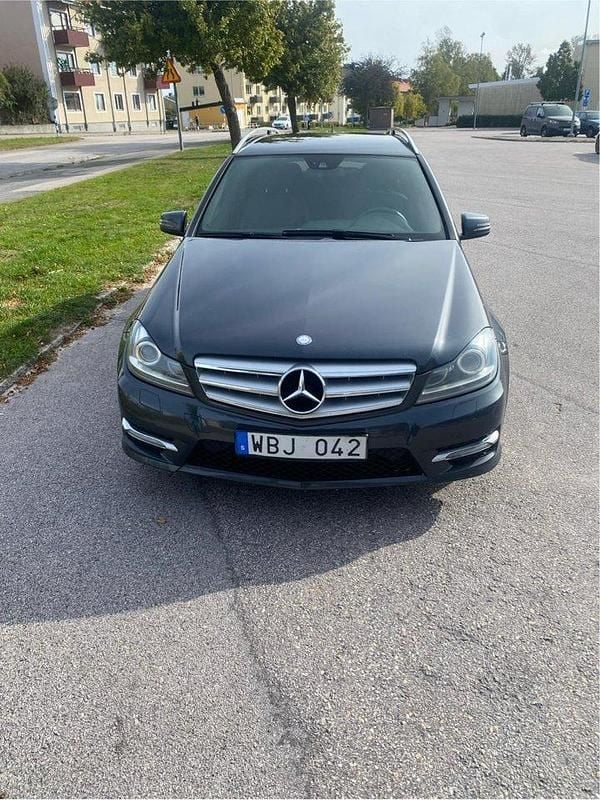 Grå Begagnad 2013 Mercedes C220 AMG Kombi | 79 000 kr (Bra pris) - Bild 1/4