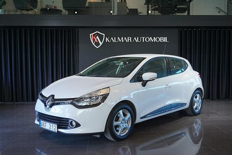 Vit Begagnad 2013 Renault Clio IV Halvkombi | 74 900 kr (Marknadspris) - Bild 1/4