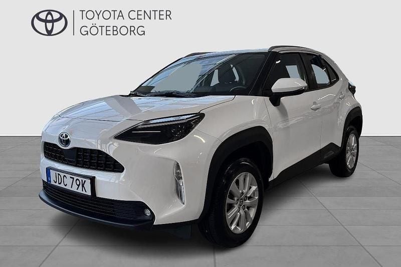 Vit Begagnad 2022 Toyota Yaris Cross Active SUV | 259 900 kr (Marknadspris) - Bild 1/2