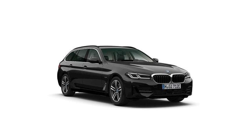 Svart Begagnad 2023 BMW 530e Kombi | 419 500 kr (Superpris) - Bild 1/4