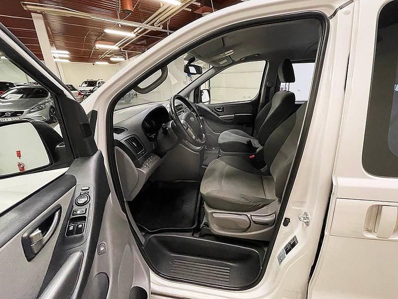 Begagnad Hyundai H-1 170 HK (125 kW) 2016 Vit Minibuss
