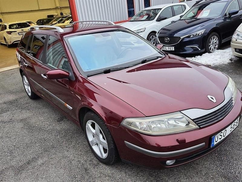 Begagnad Renault Laguna GrandTour Privilege 163 HK (119 kW) 2004 Mörkröd Kombi