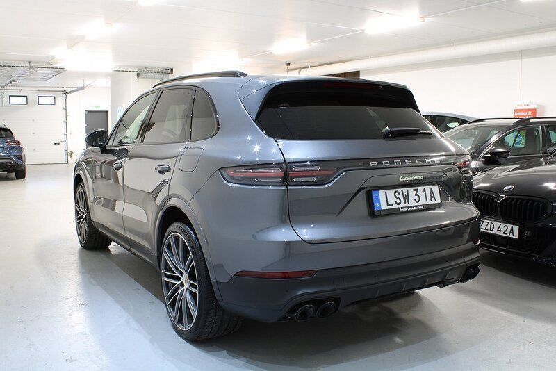 Begagnad Porsche Cayenne 463 HK (340 kW) 2019 Grå SUV