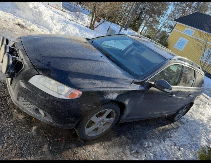 Svart Begagnad 2011 Volvo V70 Summum Kombi | 37 000 kr (Superpris) - Bild 1/4