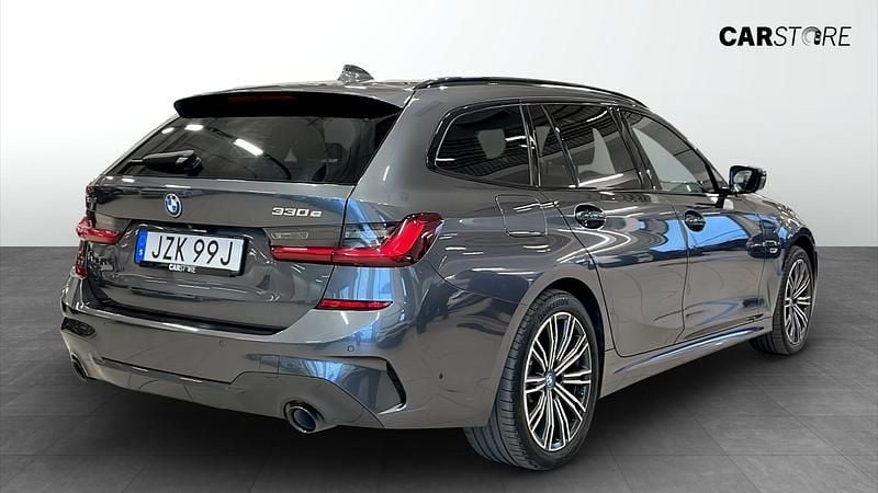 Begagnad BMW 330e M Sport 292 HK (214 kW) 2022 Grå Kombi