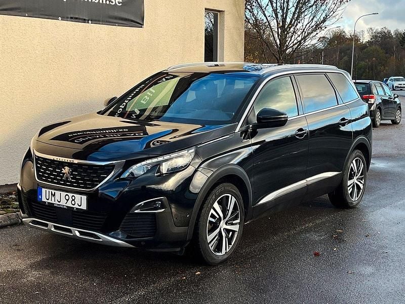 Svart (svartmet) Begagnad 2019 Peugeot 5008 GT-line SUV | 204 900 kr (Superpris) - Bild 1/4