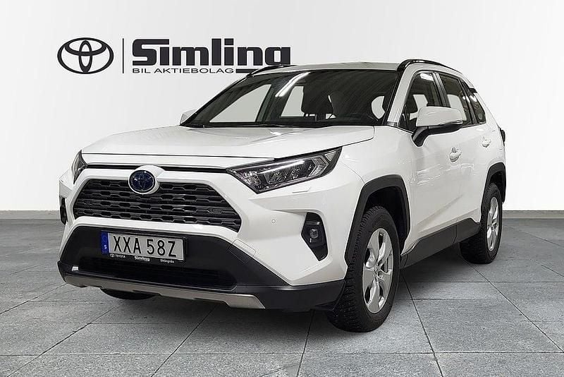 Vit Begagnad 2022 Toyota RAV4 Hybrid Active SUV | 339 900 kr (Bra pris) - Bild 1/4