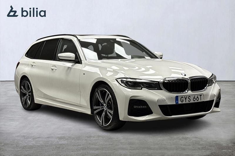Vit Begagnad 2019 BMW 330 M Sport Kombi | 379 000 kr (Marknadspris) - Bild 1/4