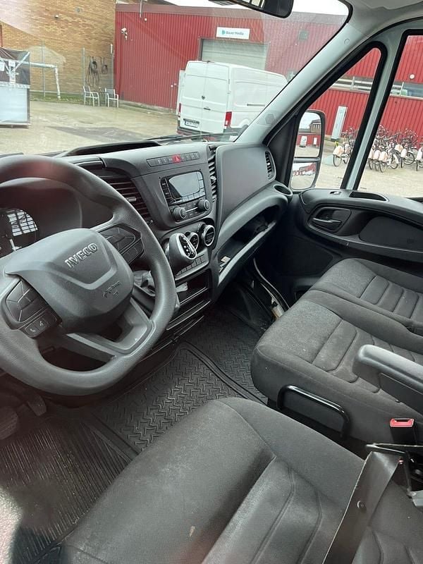Begagnad Iveco Daily 136 HK (100 kW) 2023