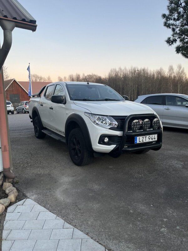 Vit Begagnad 2017 Fiat Fullback Pickup | 265 000 kr (Marknadspris) - Bild 1/4