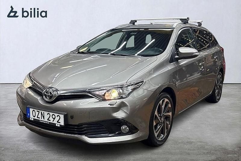 Begagnad Toyota Auris Touring Sports Active 117 HK (86 kW) 2016 Brun Kombi