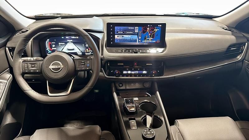 Begagnad Nissan X-Trail Tekna 214 HK (157 kW) 2025 Svart SUV