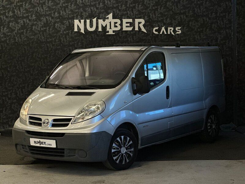 Silver Begagnad 2009 Nissan Primastar Minibuss | 44 900 kr (Bra pris) - Bild 1/4