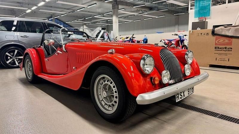 Begagnad Morgan Plus 8 193 HK (141 kW) 1985 Röd Cab