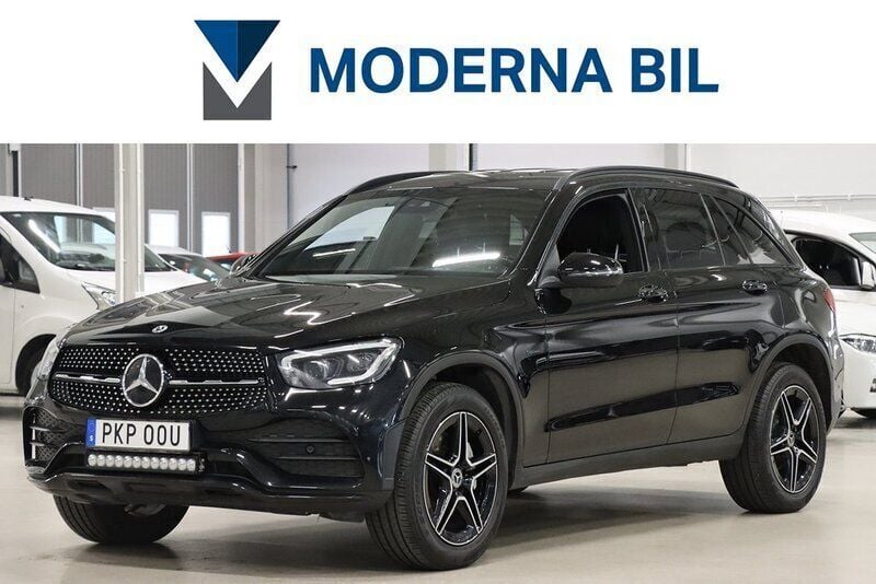 Svart Begagnad 2020 Mercedes GLC300e AMG SUV | 374 900 kr (Marknadspris) - Bild 1/4
