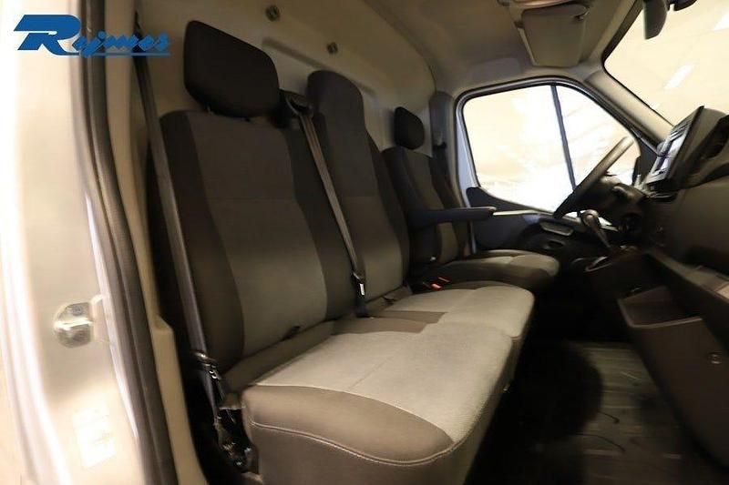 Begagnad Renault Master 180 HK (132 kW) 2022 Silvergrå metallic knh Minibuss