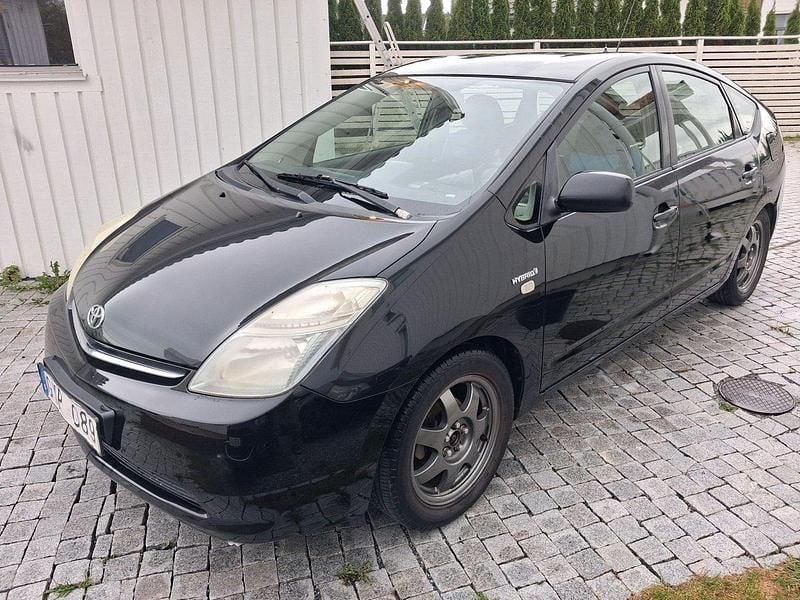 Svart Begagnad 2008 Toyota Prius Halvkombi | 29 900 kr (Marknadspris) - Bild 1/2