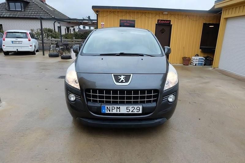 Mörkgrå (grå) Begagnad 2011 Peugeot 3008 Kombi | 57 900 kr (Marknadspris) - Bild 1/4