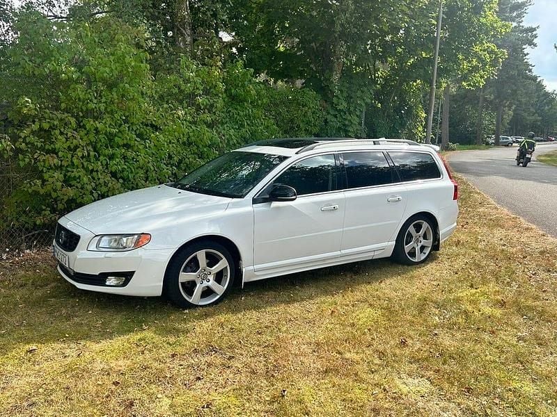 Vit Begagnad 2013 Volvo V70 Kombi | 90 000 kr (Bra pris) - Bild 1/4
