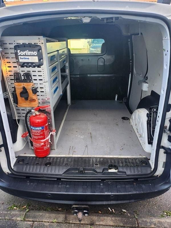 Vit Begagnad 2016 Renault Kangoo Minibuss | 51 000 kr (Superpris) - Bild 1/4