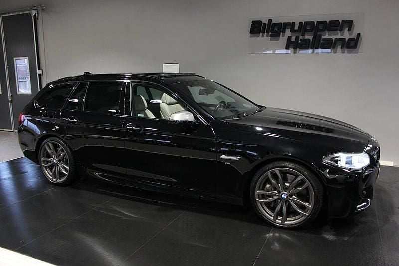 Begagnad BMW M550 M Sport 381 HK (280 kW) 2014 Svart Sedan