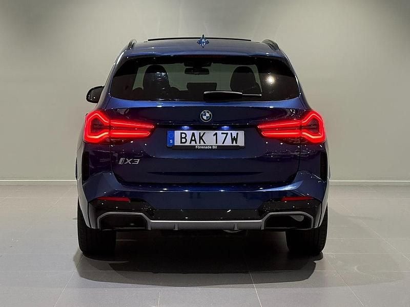 Begagnad BMW iX3 M Sport 210 kW (286 HK) 2022 Blå SUV