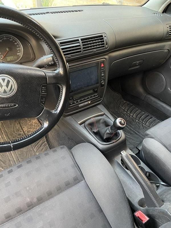 Silver Begagnad 2004 VW Passat Trendline Kombi | 15 500 kr (Marknadspris) - Bild 1/3