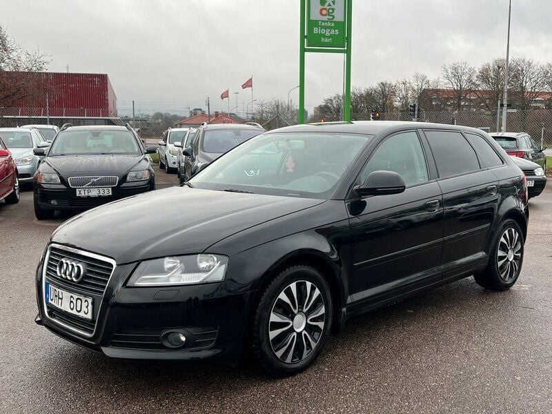 Svart Begagnad 2009 Audi A3 Sportback Comfort Halvkombi | 59 900 kr (Marknadspris) - Bild 1/4