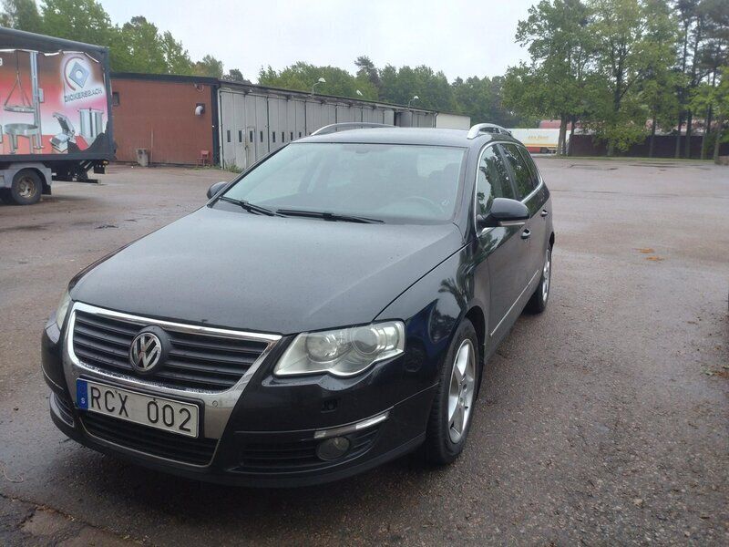 Svart Begagnad 2008 VW Passat Sportline Kombi | 28 000 kr (Marknadspris) - Bild 1/4