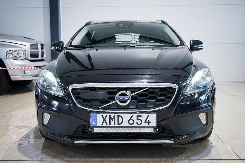 Begagnad Volvo V40 Ocean Race 150 HK (110 kW) 2015 Svart Halvkombi