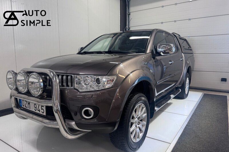 Brun Begagnad 2013 Mitsubishi L200 Pickup | 149 900 kr (Lite dyr) - Bild 1/4