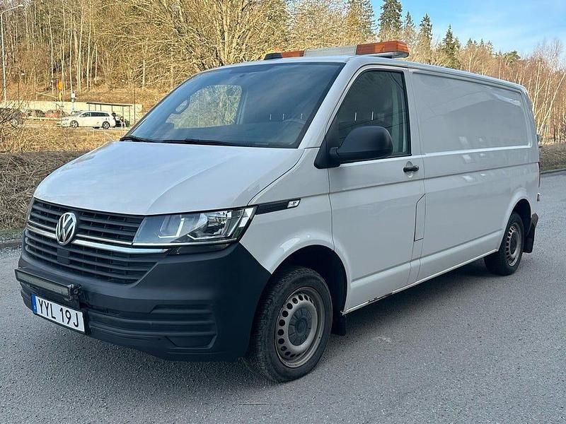 Vit Begagnad 2021 VW T6.1 Van | 129 900 kr (Marknadspris) - Bild 1/4