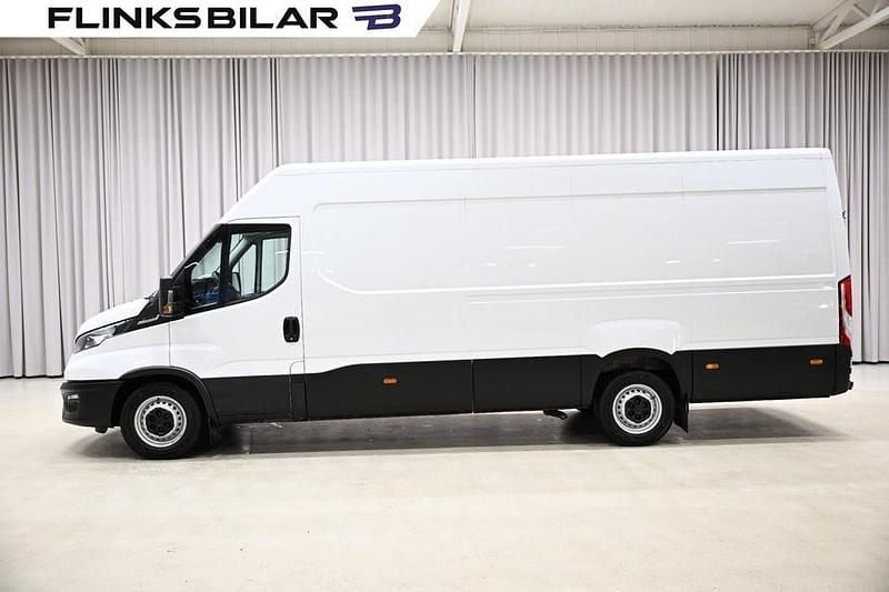 Vit Begagnad 2023 Iveco Daily Van | 378 750 kr (Superpris) - Bild 1/4