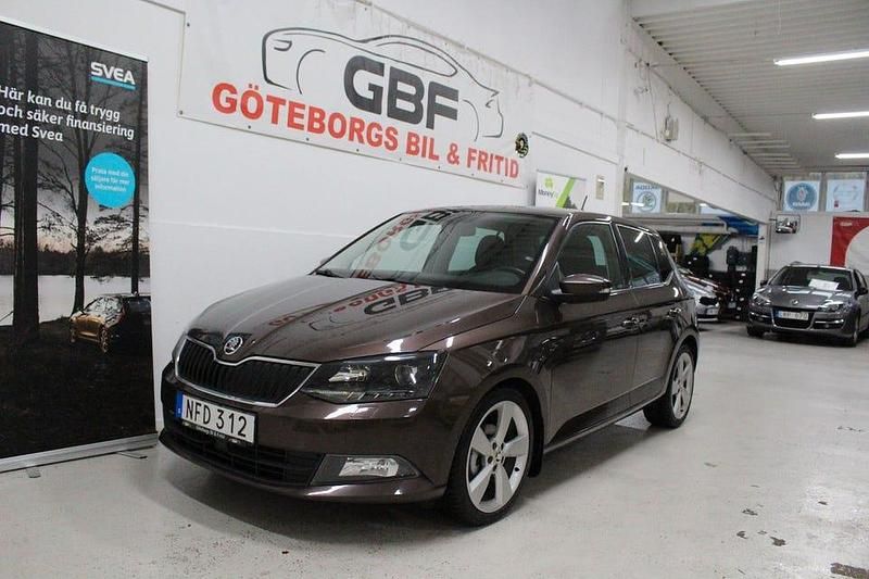 Brun Begagnad 2016 Skoda Fabia Sport Halvkombi | 84 900 kr (Marknadspris) - Bild 1/3