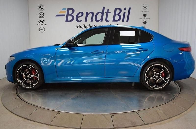 Begagnad Alfa Romeo Giulia Veloce 281 HK (206 kW) 2022 Blå Sedan