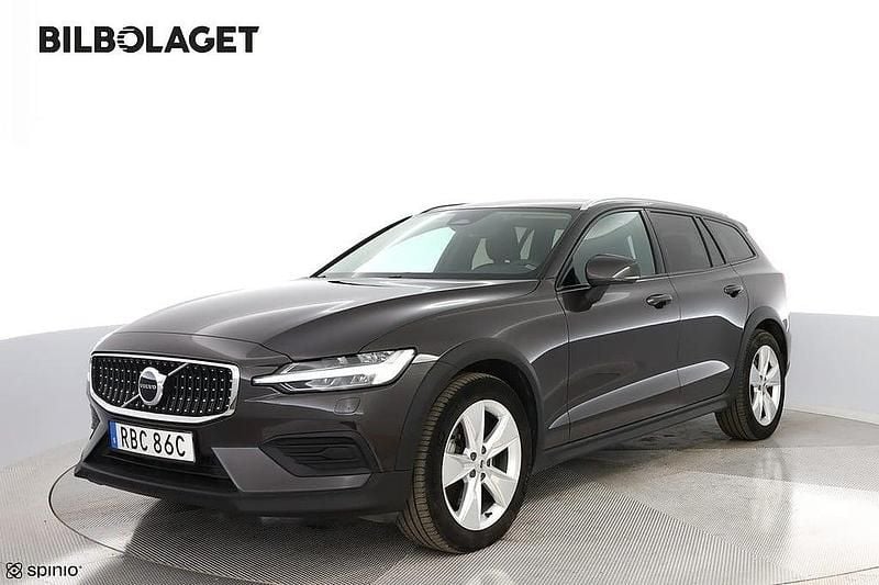 Grå Begagnad 2024 Volvo V60 CC Core Kombi | 409 800 kr (Bra pris) - Bild 1/4