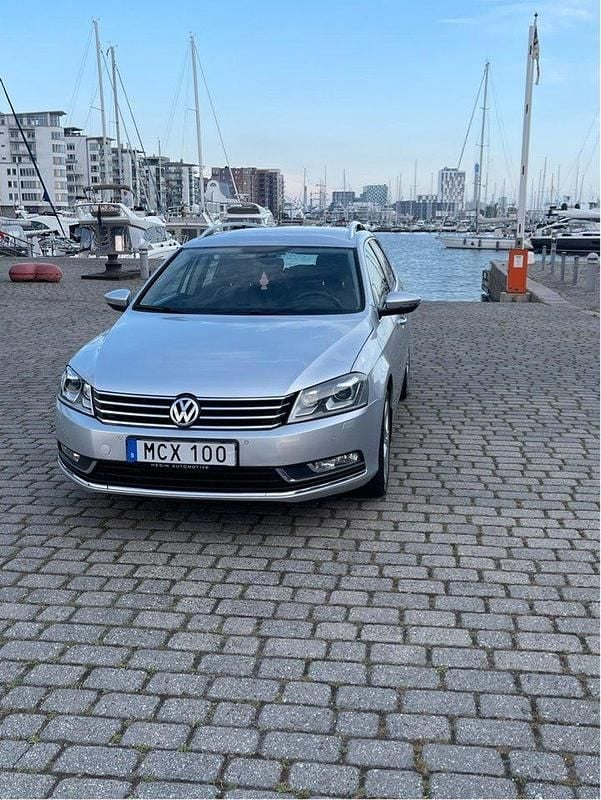 Silver Begagnad 2012 VW Passat GT Kombi | 68 499 kr (Marknadspris) - Bild 1/4