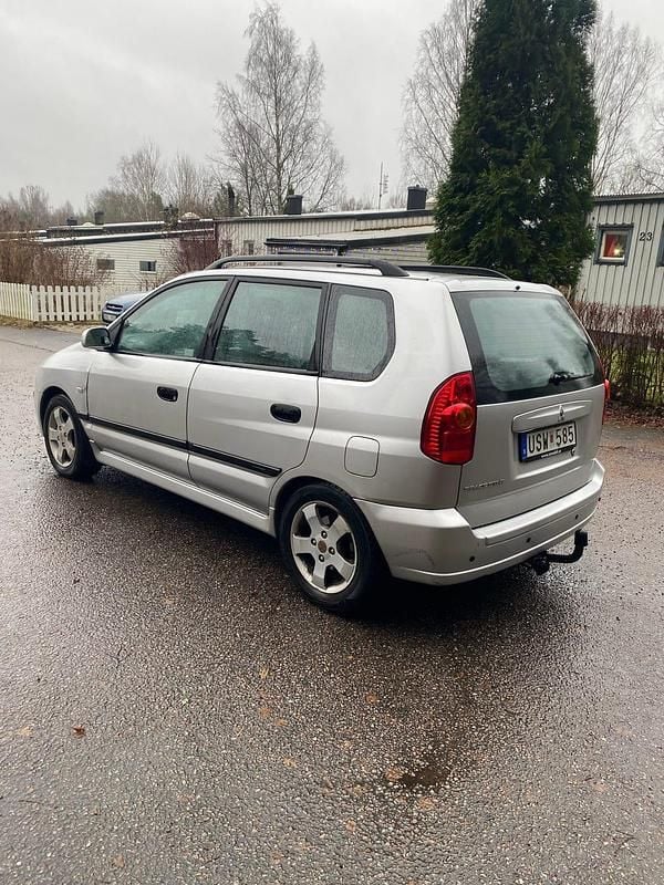 Begagnad Mitsubishi Space Star 98 HK (72 kW) 2004 Minibuss